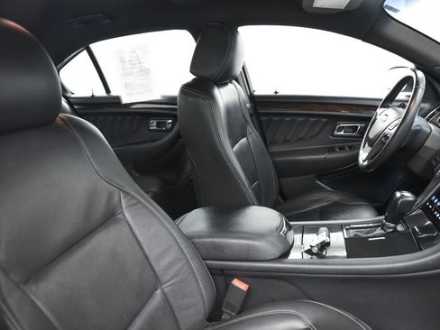 Used 2019 Ford Taurus Limited image 14