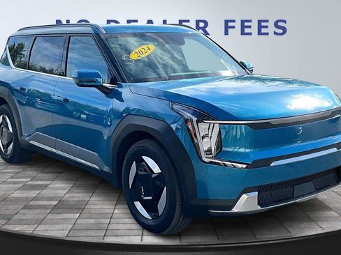 Used 2024 Kia EV9 Wind image 3