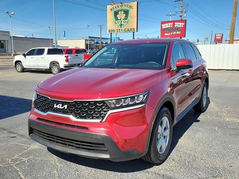 Used 2023 Kia Sorento LX image 7
