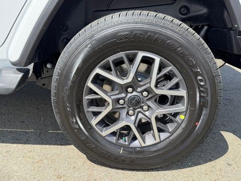 New 2026 Jeep Wrangler Sahara AWD/4WD image 12