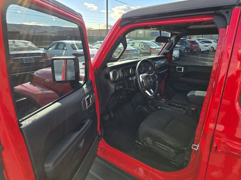 Used 2020 Jeep Wrangler Unlimited Sahara image 19