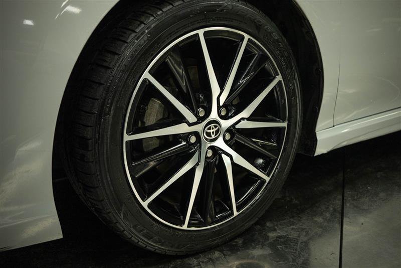 Used 2022 Toyota Camry SE FWD image 3