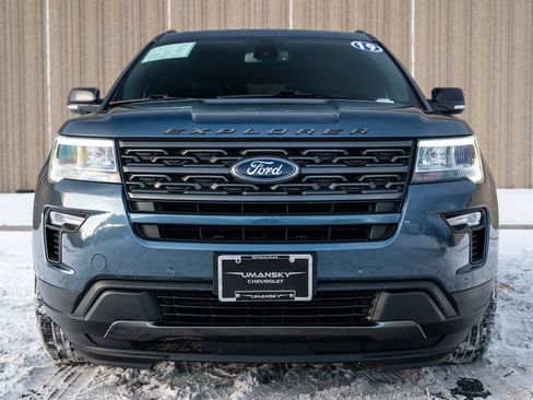 Used 2019 Ford Explorer XLT w/ XLT Sport Appearance Package image 3