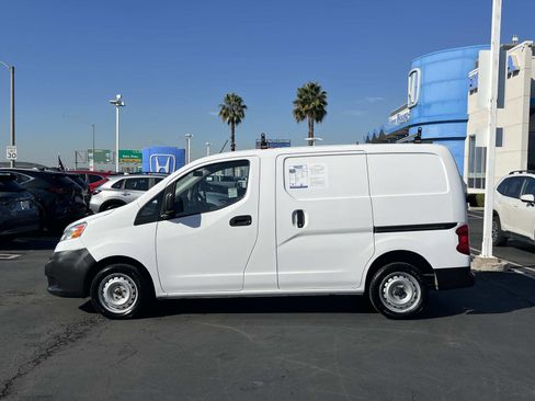 Used 2019 Nissan NV200 S w/ Cruise Control Package image 2