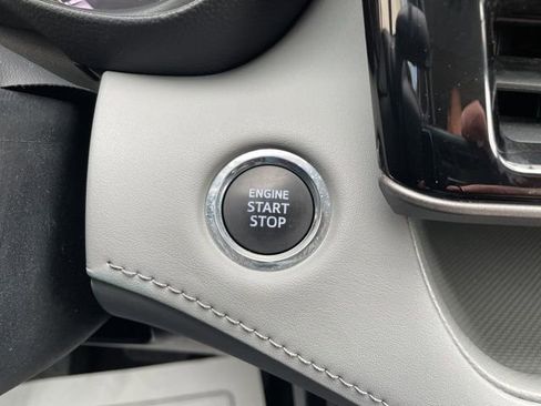 Used 2023 Toyota Highlander L image 22