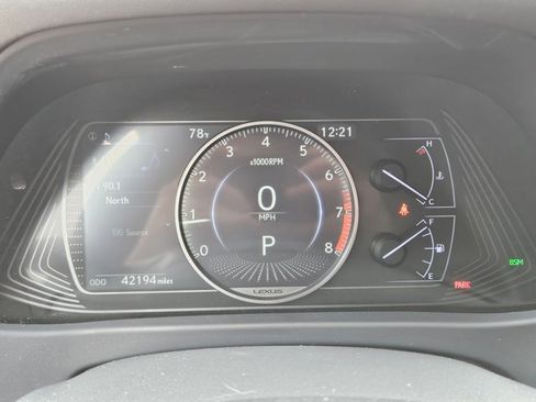 Used 2019 Lexus UX 200 w/ Premium Package image 12