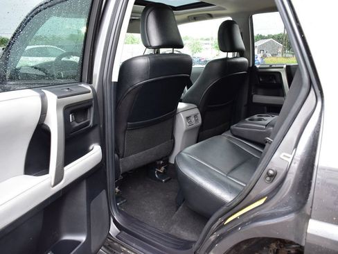 Used 2010 Toyota 4Runner SR5 AWD/4WD image 22