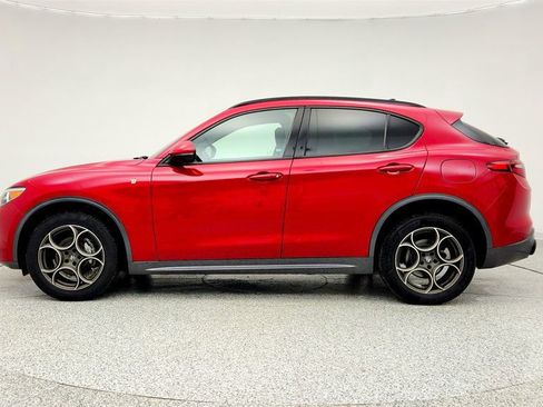 Used 2022 Alfa Romeo Stelvio Ti image 8