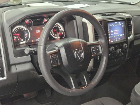 Used 2019 RAM 1500 Classic SLT RWD image 14
