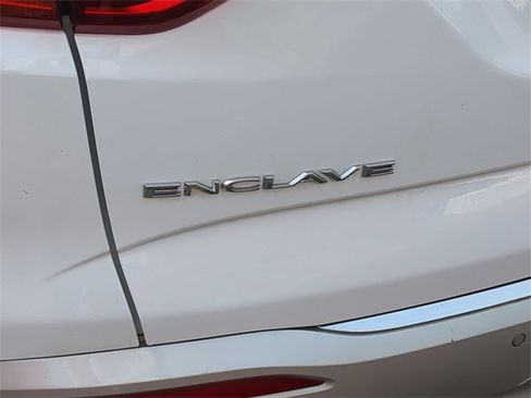 Used 2024 Buick Enclave Premium image 12