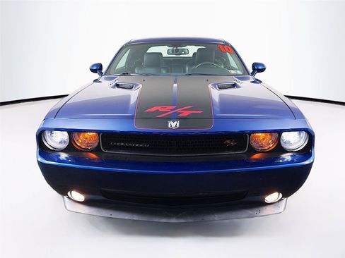 Used 2010 Dodge Challenger R/T RWD image 6