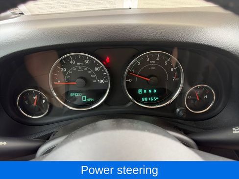 Used 2017 Jeep Wrangler Unlimited Sahara w/ Connectivity Group AWD/4WD image 18