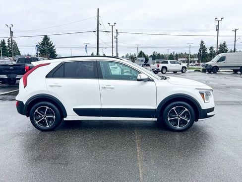 Certified 2024 Kia Niro EX image 5