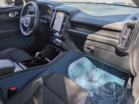 Used 2023 Volvo XC40 Recharge Plus w/ Protection Package Premier image 19