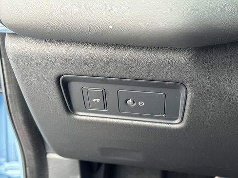 New 2026 Jaguar F-PACE SVR image 28