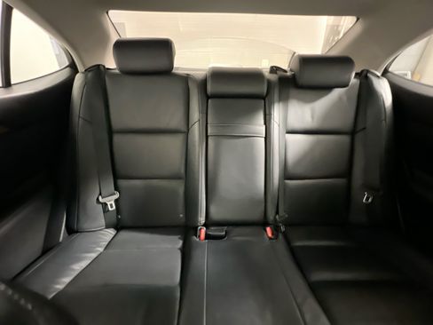 Used 2013 Lexus ES 300h w/ Luxury Pkg FWD image 33