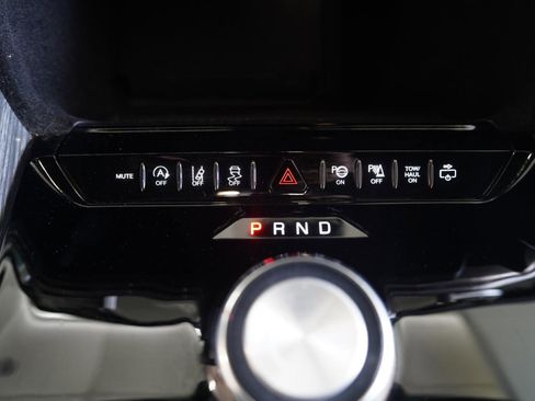 Used 2022 Jeep Wagoneer Series III w/ Premium Group I RWD image 22
