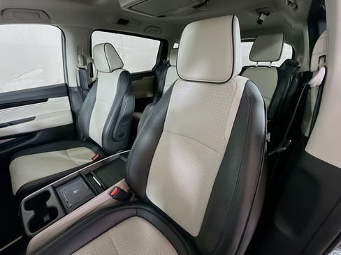 Used 2025 Honda Odyssey Elite image 19