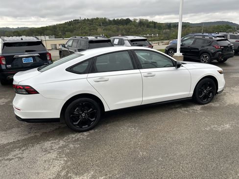 Used 2025 Honda Accord SE image 12
