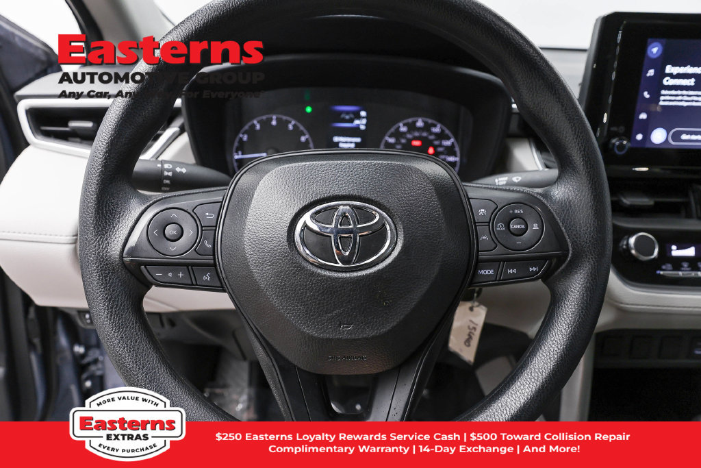 Used 2025 Toyota Corolla Cross L FWD image 11