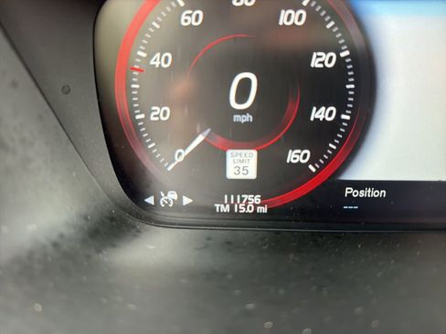 Used 2017 Volvo XC90 T6 Momentum w/ Vision Package AWD/4WD image 8