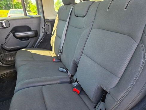Used 2019 Jeep Wrangler Unlimited Sport S AWD/4WD image 10