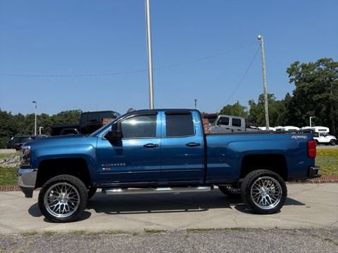 Used 2017 Chevrolet Silverado 1500 LT w/ All Star Edition AWD/4WD image 3