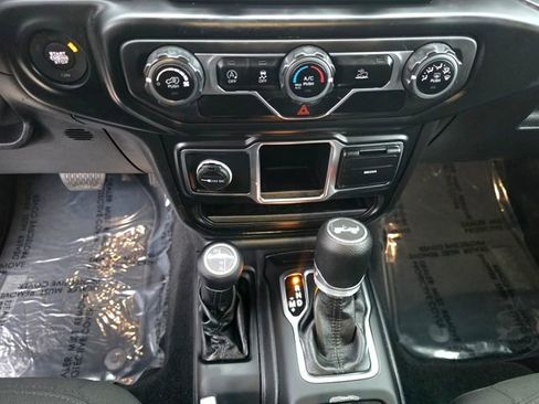 Certified 2021 Jeep Wrangler Unlimited Willys image 13