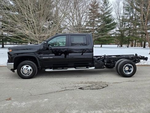New 2026 Chevrolet Silverado 3500 LT w/ Convenience Package AWD/4WD image 2
