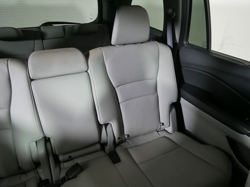 Used 2020 Honda Pilot Touring image 14