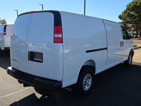 New 2025 Chevrolet Express 3500 Extended w/ Driver Convenience Package image 4