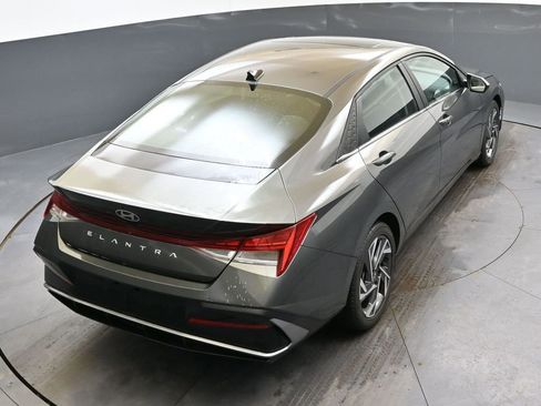 Certified 2024 Hyundai Elantra SEL w/ Convenience Package image 50