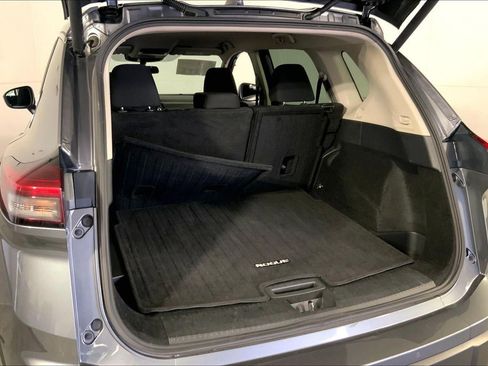 Used 2025 Nissan Rogue SV AWD/4WD image 4