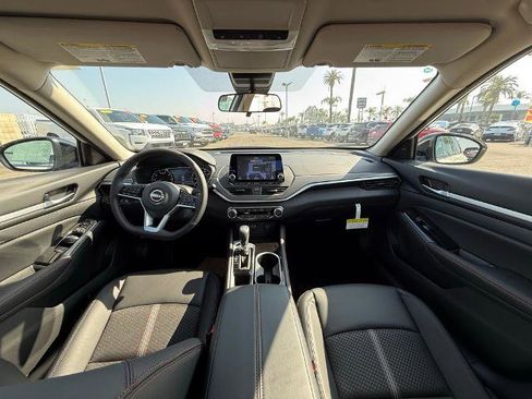 New 2025 Nissan Altima 2.5 SR image 14