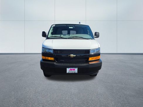 Used 2025 Chevrolet Express 3500 LS RWD image 8