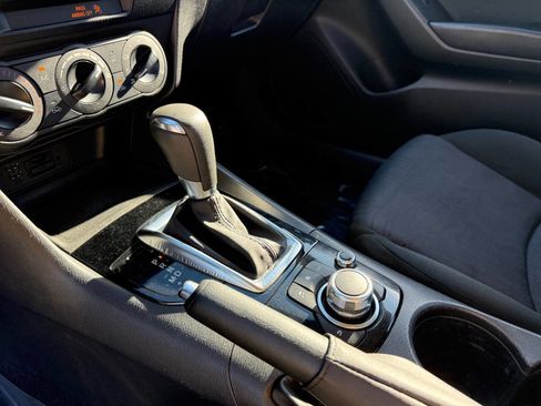 Used 2016 MAZDA MAZDA3 i Sport image 19