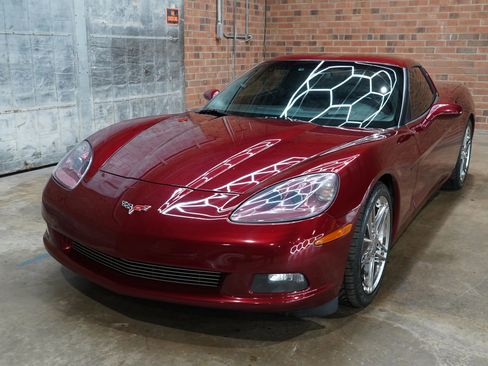 Used 2007 Chevrolet Corvette Coupe w/ Preferred Equipment Group image 7