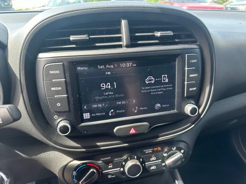 Used 2022 Kia Soul LX FWD image 18