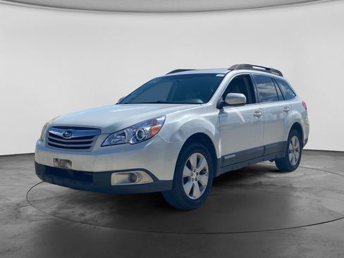 Used 2011 Subaru Outback 2.5i Premium w/ All-Weather Pkg AWD/4WD image 3