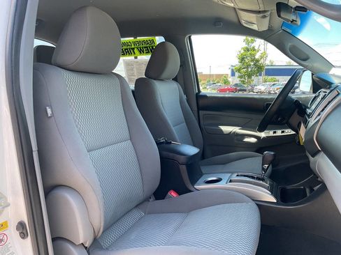Used 2014 Toyota Tacoma 4x4 Double Cab w/ SR5 Package image 42