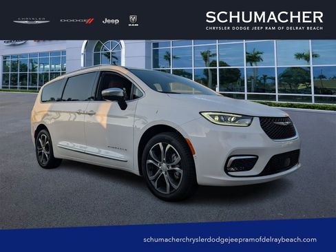 New 2026 Chrysler Pacifica Pinnacle w/ Trailer Tow Group image 1