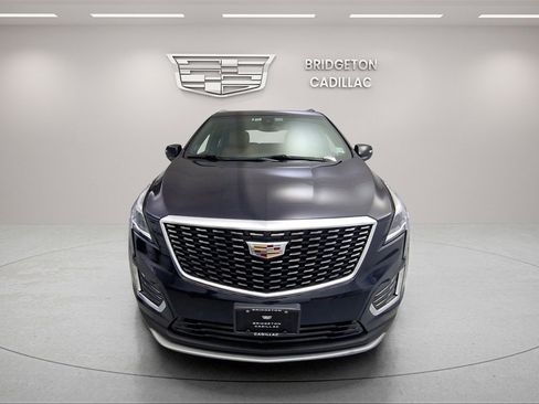 Used 2022 Cadillac XT5 Premium Luxury image 2