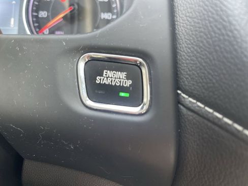 Used 2023 GMC Acadia SLE w/ Driver Convenience Package image 24