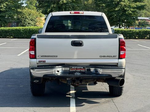 Used 2004 Chevrolet Silverado 2500 LT w/ Heavy-Duty Power Package AWD/4WD image 7