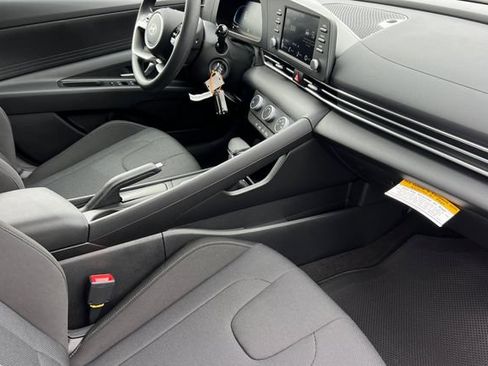 New 2026 Hyundai Elantra SE FWD image 14