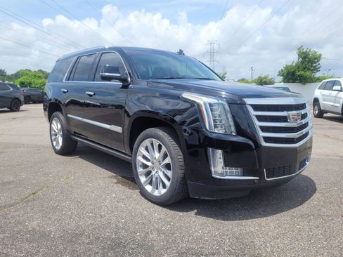 Used 2018 Cadillac Escalade Premium Luxury RWD image 15