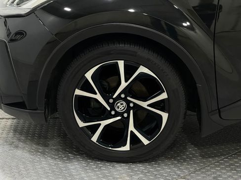 Used 2020 Toyota C-HR XLE image 33