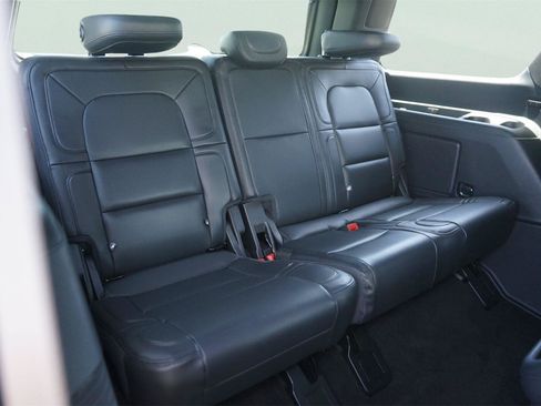 Used 2023 Lincoln Navigator Reserve AWD/4WD image 16