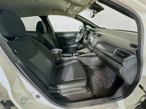 Used 2024 Nissan Leaf SV Plus image 31