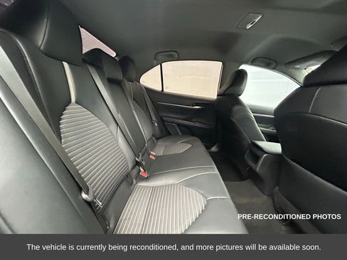 Used 2022 Toyota Camry SE image 13